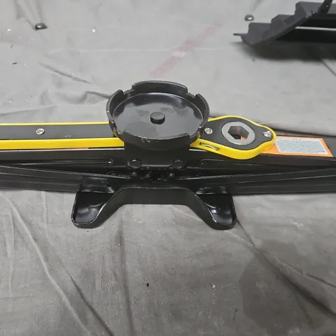 Hydraulic Floor Jack (Low-Profile) β Black with Yellow Lift Arm