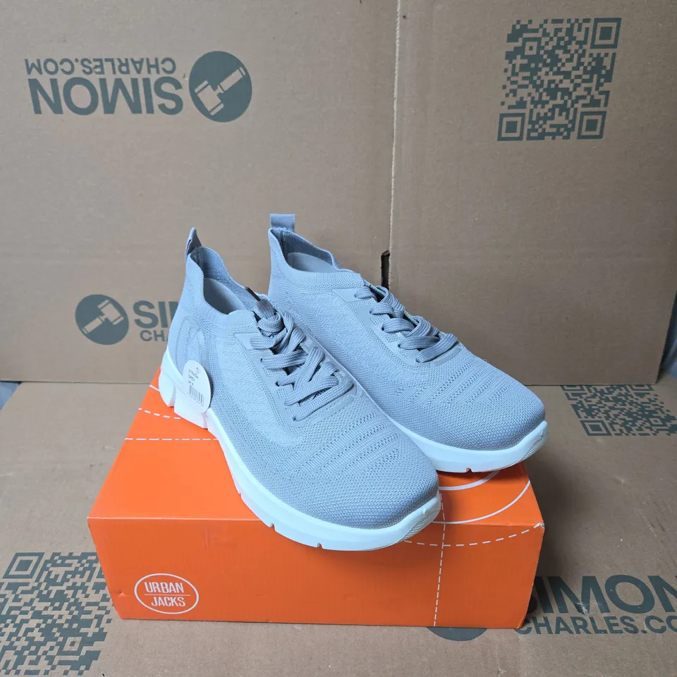 URBAN JACKS STRADA GREY SIZE 8 BOXED