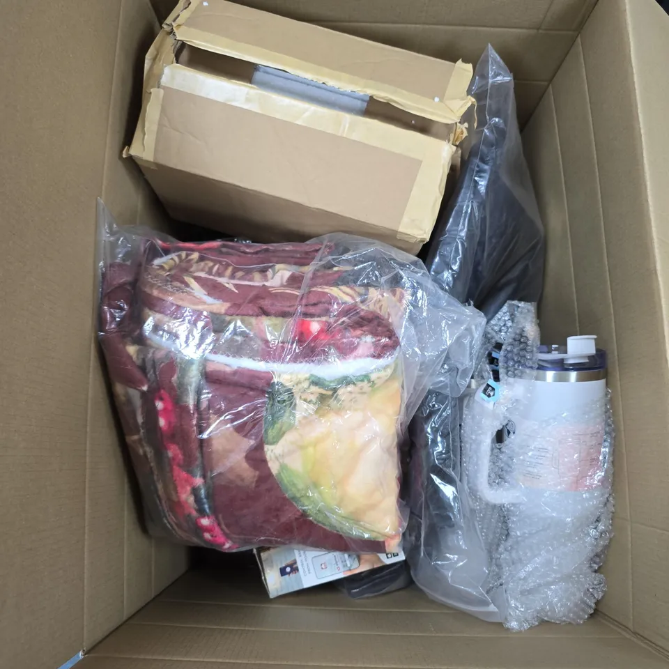 BOX OF APPROXIMATELY 10 ASSORTED ITEMS INCLUDING A BLACK BAG, ALPINA SMART WIFI BULB AND AN ATLAS CORE KITCHEN STAINLESS STEEL TUMBLER