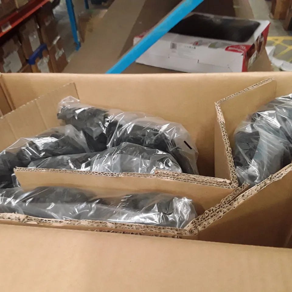 BOXED BRAND NEW SIMPLY BE PHOEBE WIDE SHOES SIZE 7 BLACK COLOUR APPROXIMATELY 6 PIECES 