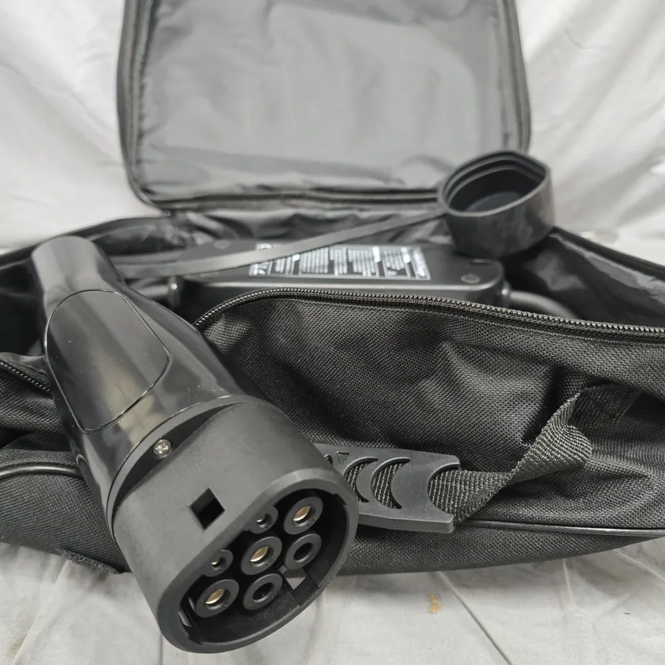 Round 7-pin trailer electrical connector – with carry case 