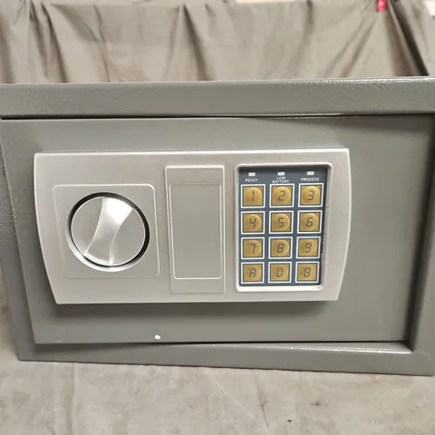 BOXED DAY PLUS SAFE
