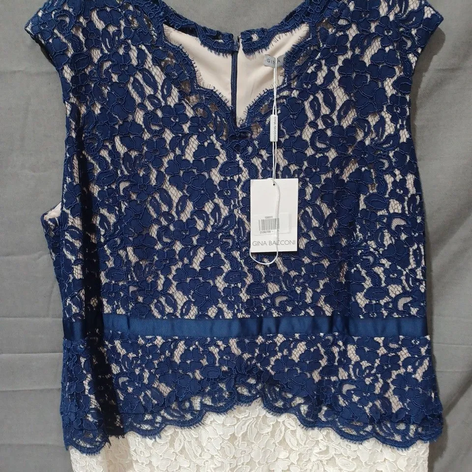 GINA BACCONI FLORAL MESH SLEEVELESS DRESS IN NAVY/WHITE - SIZE 22