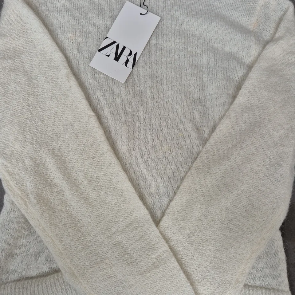 ZARA LONG SLEEVE TOP IN PALE YELLOW SIZE UK MEDIUM