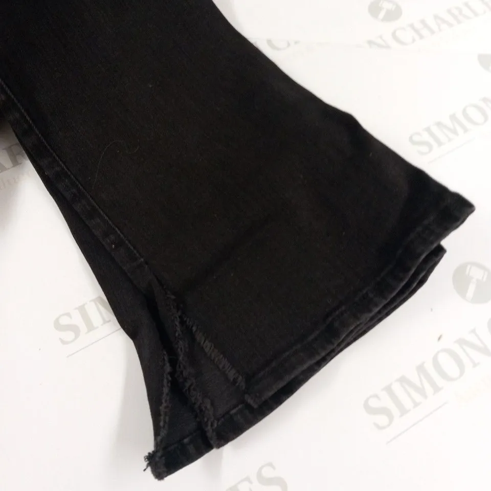 J BRAND PHOTO READY ULTRA SLIMMING MID RISE RAIL JEANS SIZE 28