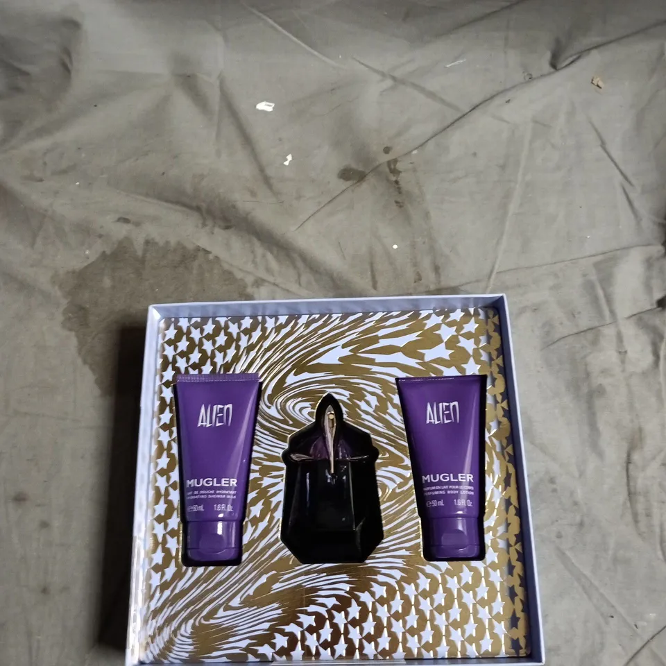 MUGLER ALIEN GIFT SET – 2 X TUBES + MINI BOTTLE IN DECORATIVE BOX