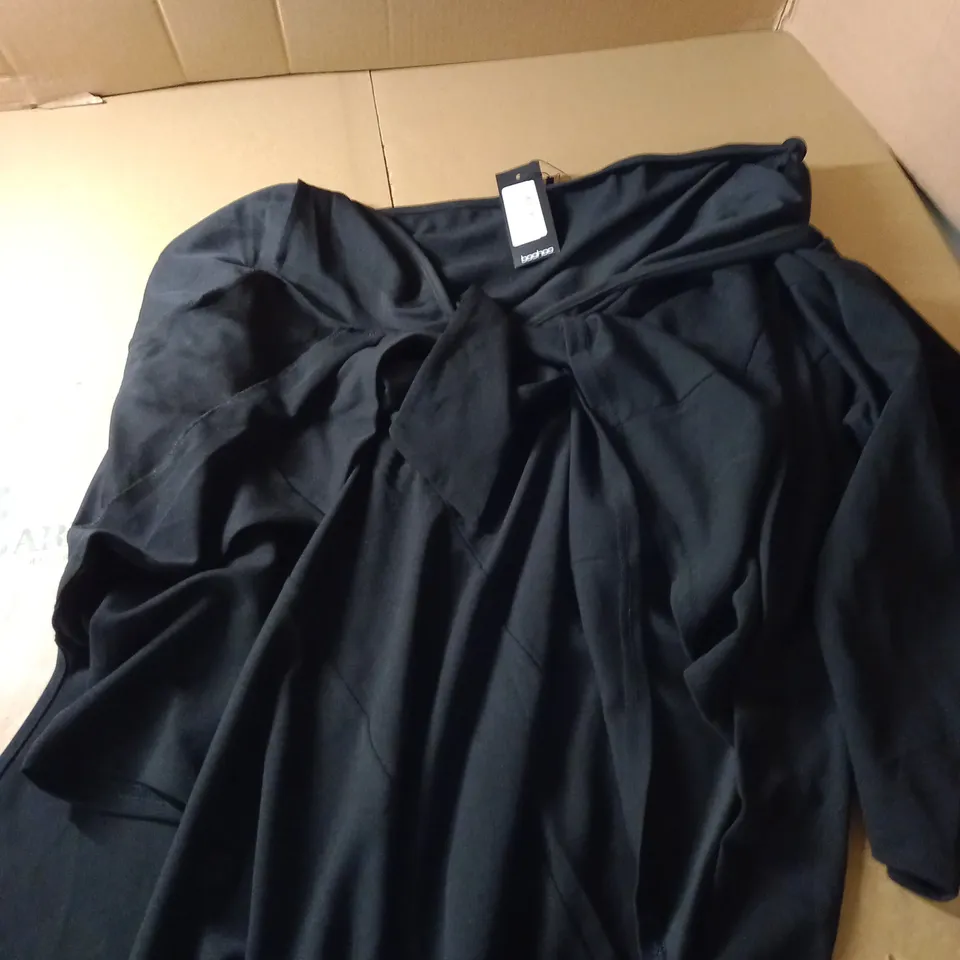 BOOHOO OPEN BACK BELTED BLAZER DRESS - 16