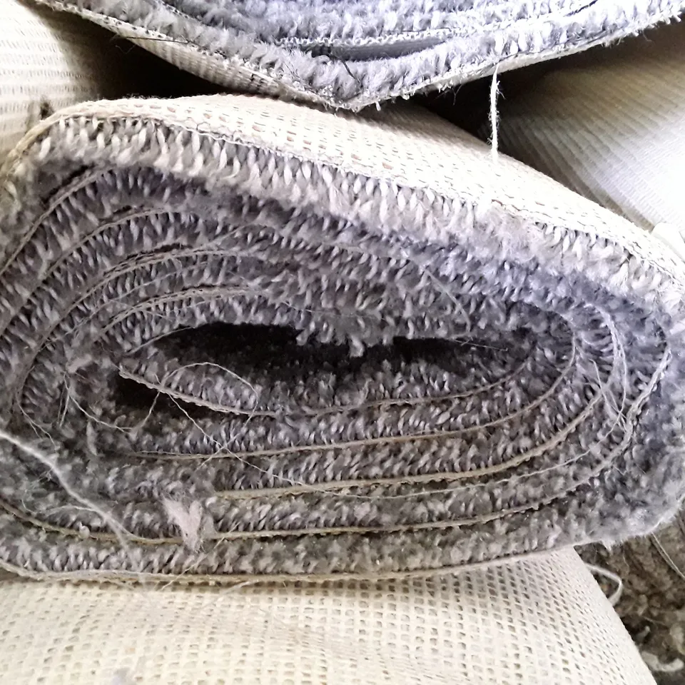 ROLL OF QUALITY GREY CARPET