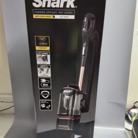 BOXED SHARK CORDED UPRIGHT - NZ6OUKT