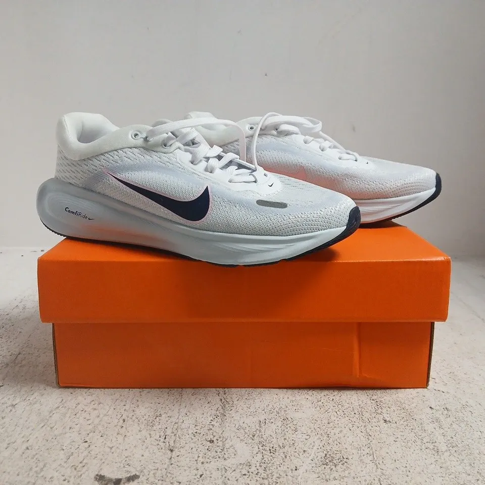 BOXED PAIR OF NIKE STELLAR RIDE TRAINERS IN WHITE SIZE UK 3.5