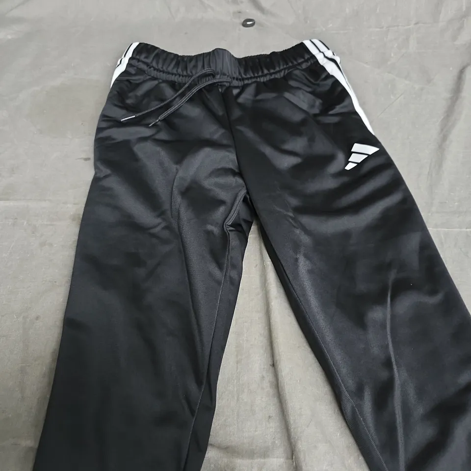 ADIDAS CHILDRENS BLACK TRACK PANTS – UK CHILD 13