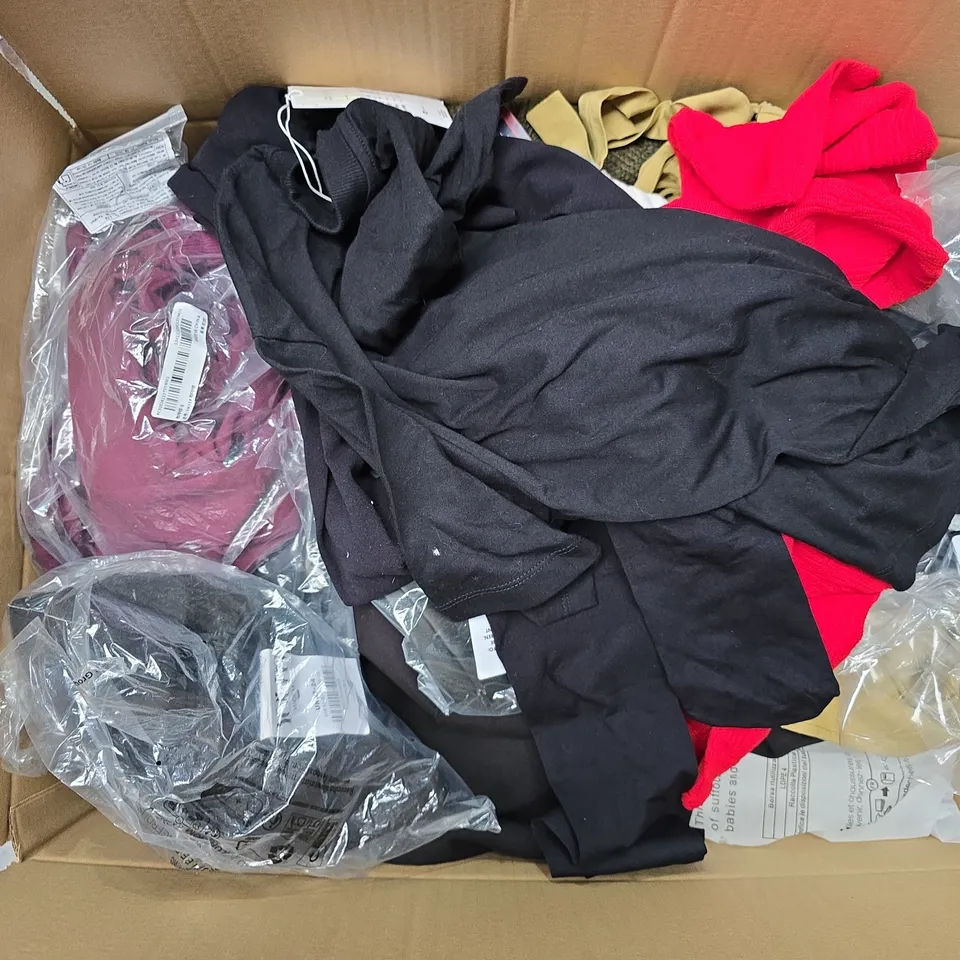 APPROXIMATELY 35 ASSORTED CLOTHING ITEMS IN VARIOUS SIZES, STYLES & COLOURS TO INCLUDE TROUSERS, SWEATER, TOPS, ETC - COLLECTION ONLY