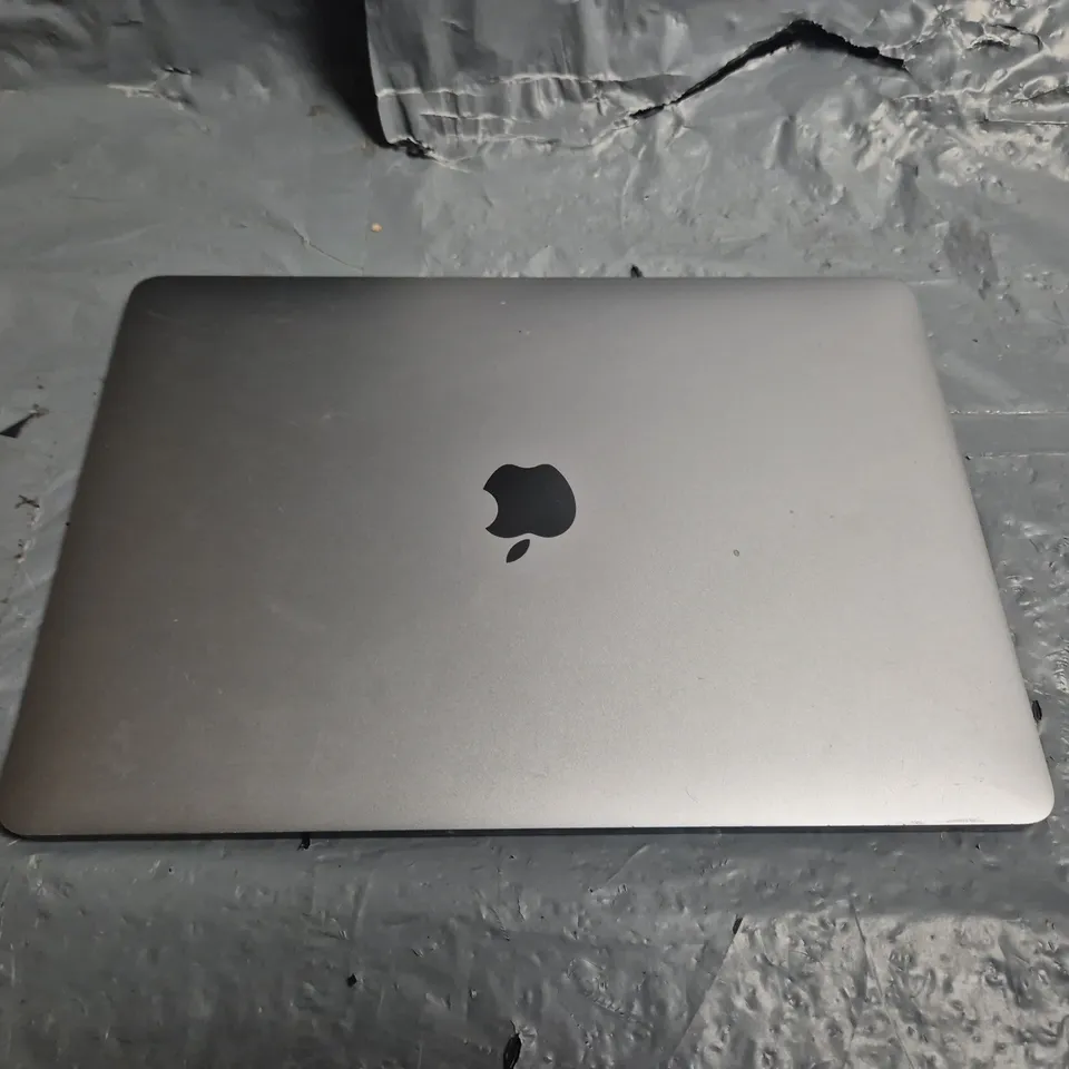 APPLE MACBOOK PRO  - A2159