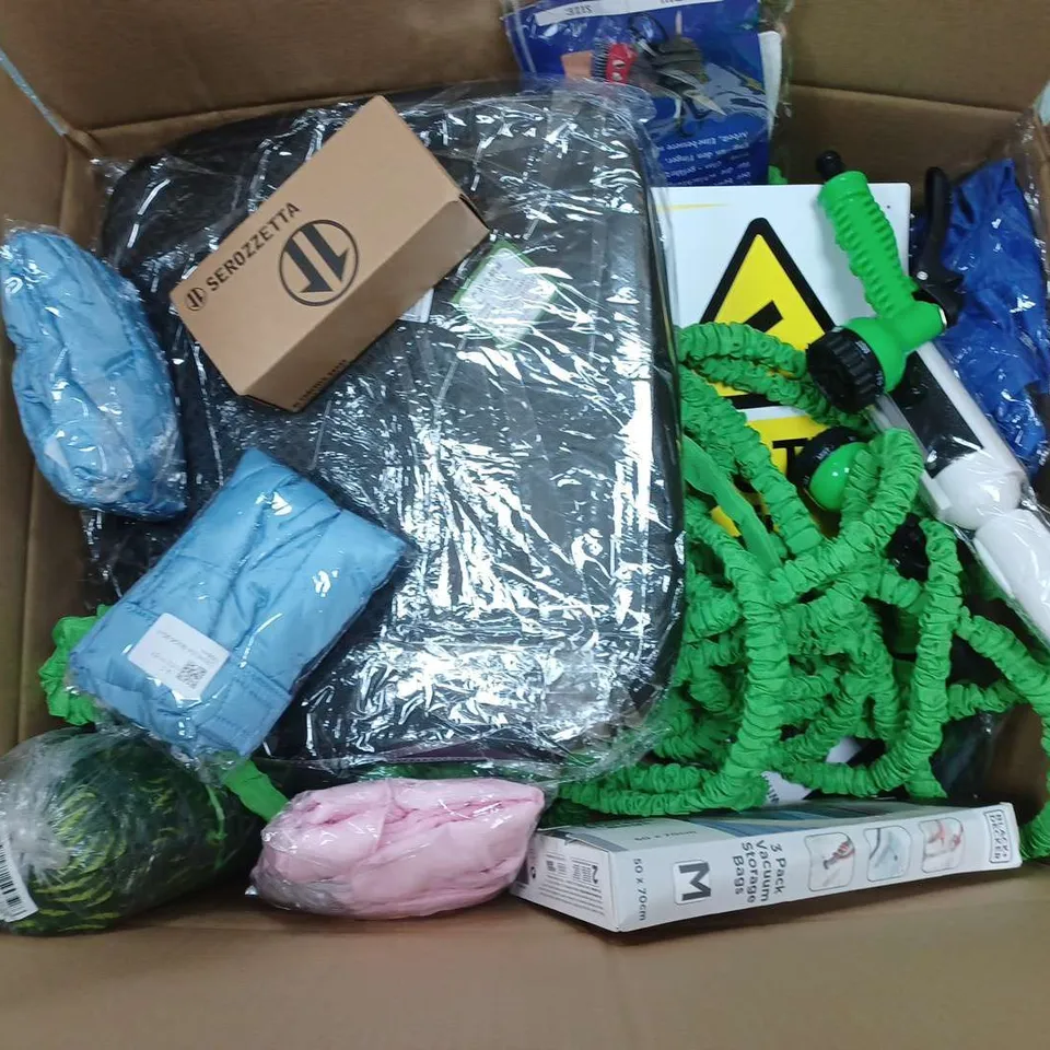 APPROXIMATELY 20 ASSORTED HOUSEHOLD ITEMS TO INCLUDE WEED REMOVER, RUBBER MALLET, MAGIC HOSE, ETC - COLLECTION ONLY