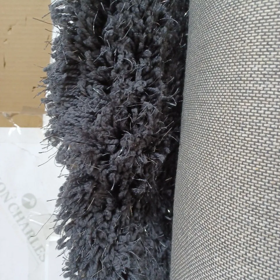 GREY RUG WITH SILVER STREAKS