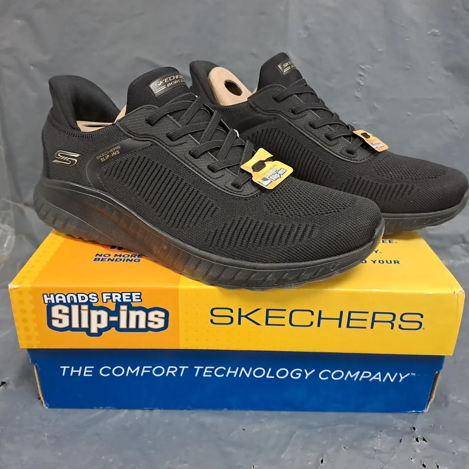 BOXED PAIR OF SKECHERS SLIP-IN TRAINERS IN BLACK SIZE 6