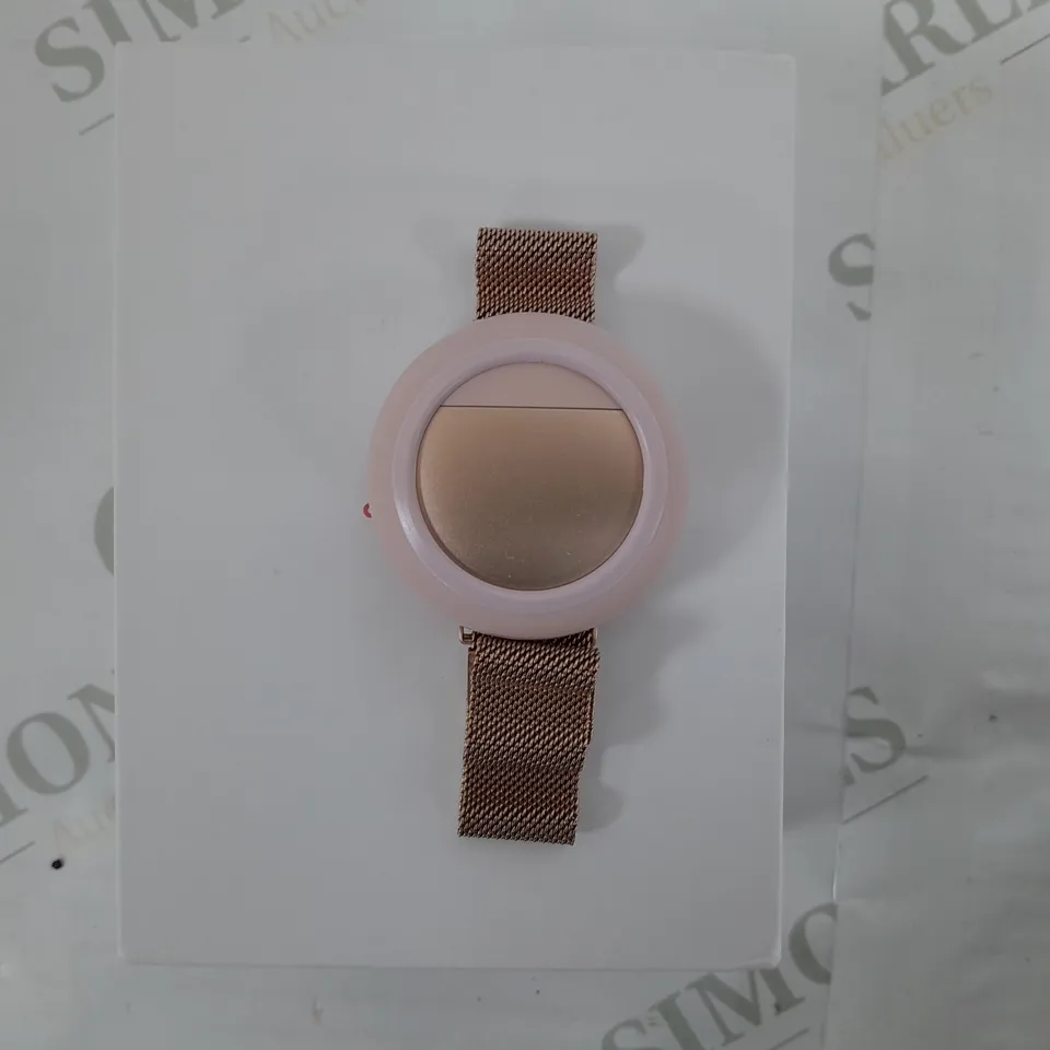 BOXED EMBR WAVE 2 DEVICE HEATING AND COOLING WRISTBAND & COMFORT CASE