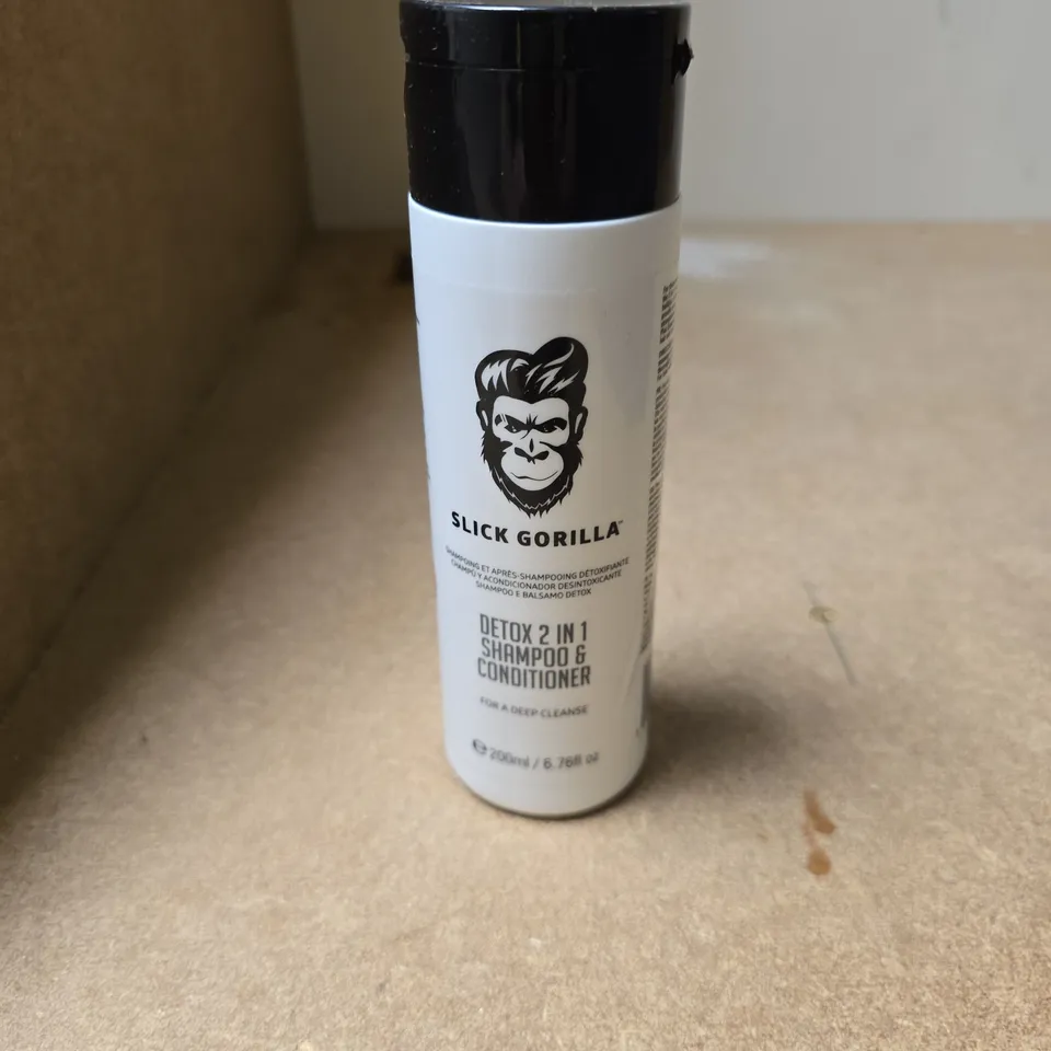 APPROXIMATELY 20 ASSORTED COSMETIC ITEMS INCLUDING BULL DOG MOISTURISER , SLICK GORILLA SHAMPOO & CONDITIONER AND CARPE DEODORANT