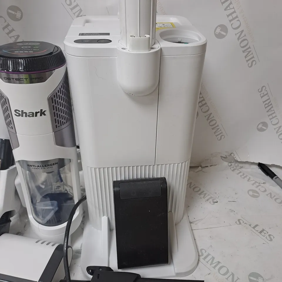 SHARK DETECT PRO 1.3L AUTO EMPTY VACUUM CLEANER IW3510UK