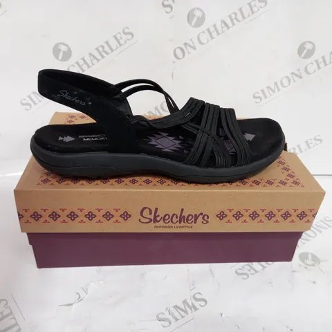 BOXED SKECHERS VEGAN OPEN TOE SANDALS SIZE 7