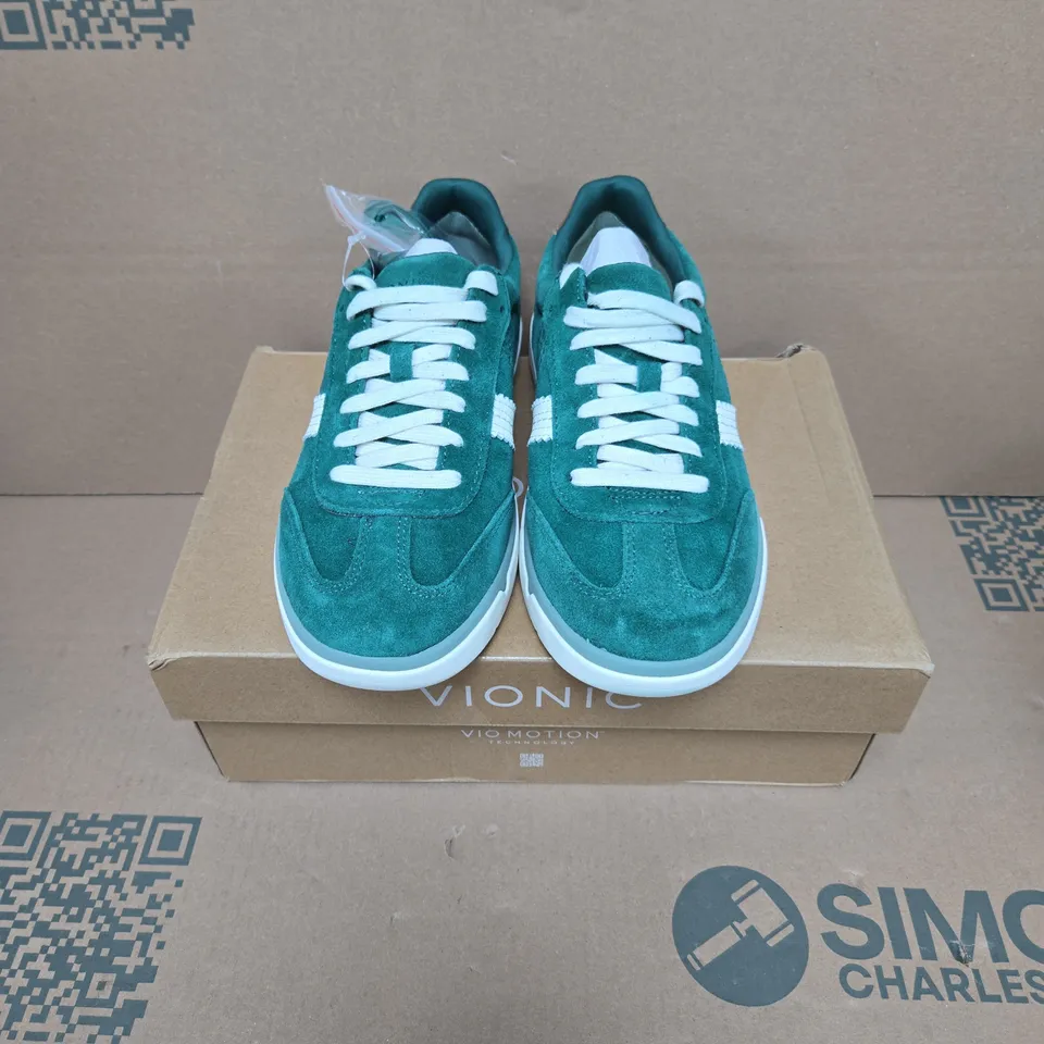 VIONIC CITY WALK TRAINER POSY GREEN SIZE 5