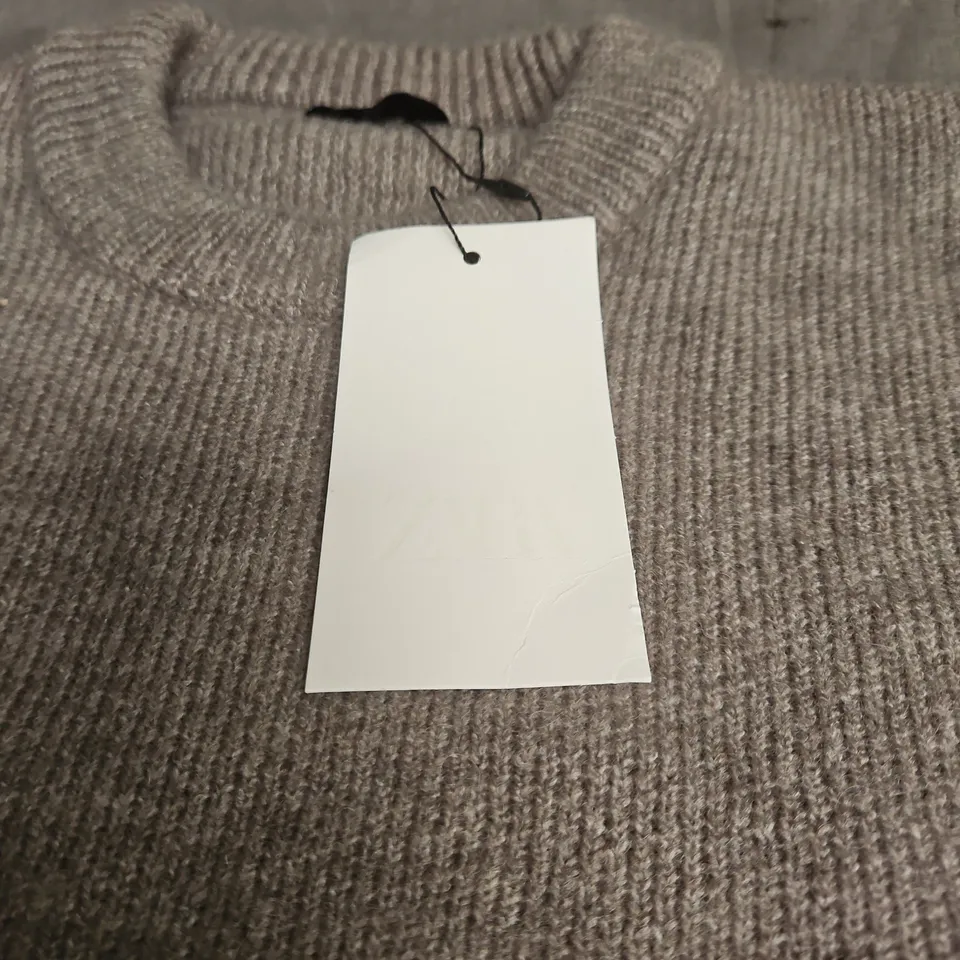 ZARA LARGE GREY KNITTED JUMPER WITH TAGS