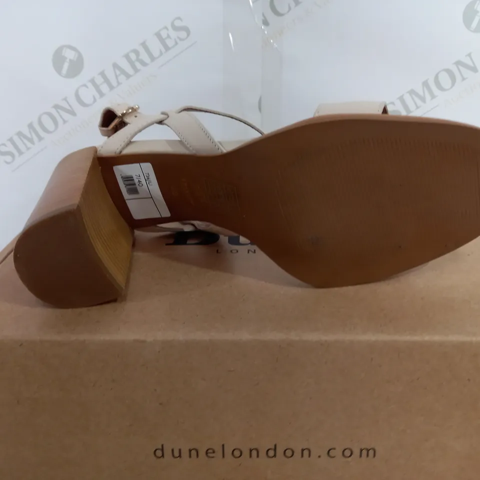 BOXED PAIR OF DUNE ECRU LEATHER SNAFFLE BLOCK HEEL SANDALS - SIZE 7