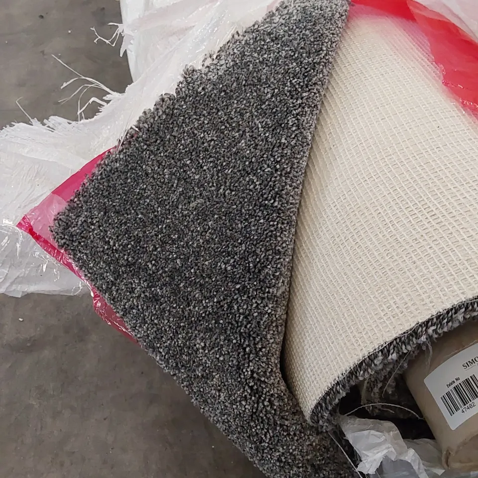 ROLL OF QUALITY AB HERITAGE EXQUISITE CARPET // SIZE: APPROX. 4 X 5.8m