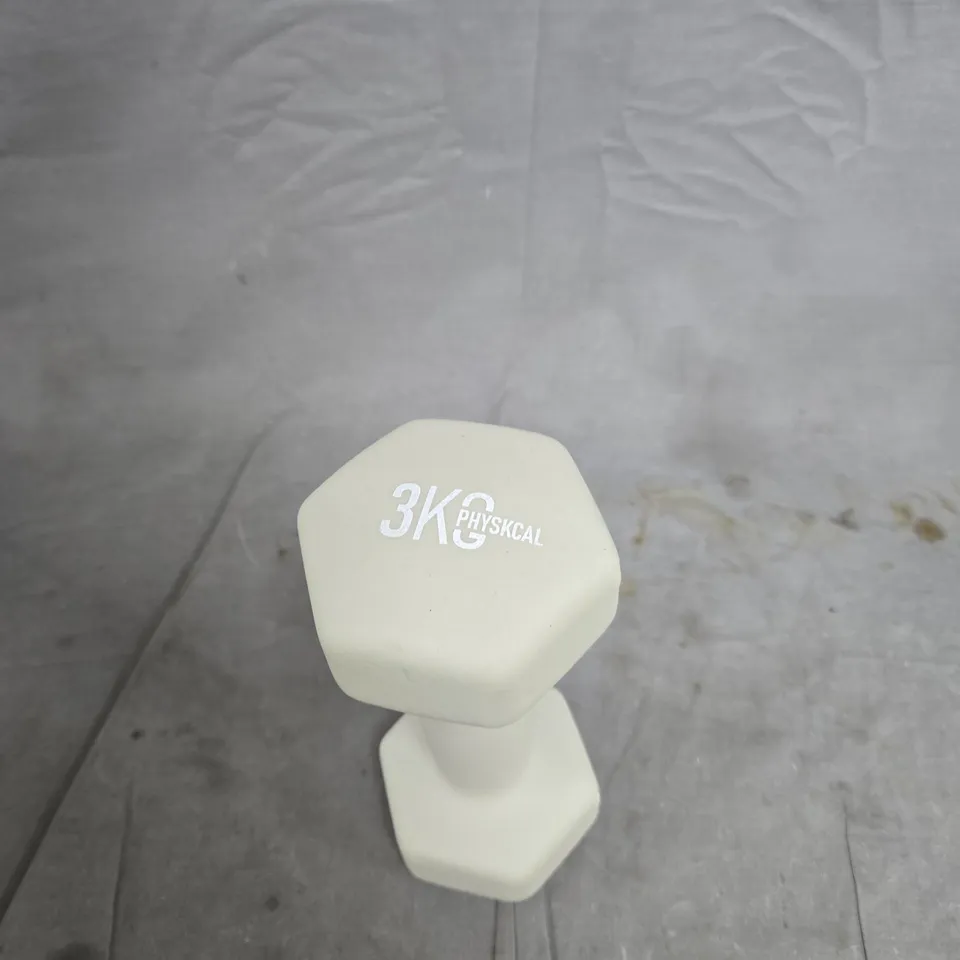 BOX OF APPROXIMATELY 15 ASSORTED ITEMS TO INCLUDE: 3KG WEIGHT AND BOLSIUS CANDLES