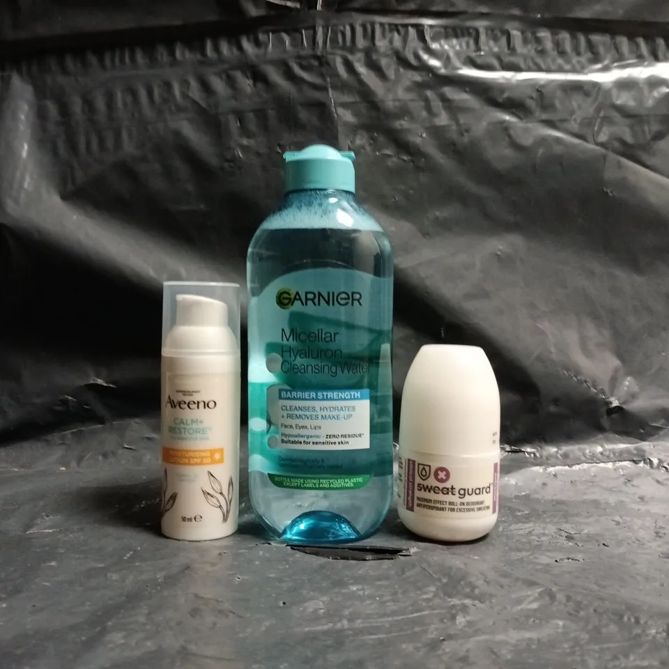 APPROXIMATELY 20 ASSORTED COSMETIC ITEMS TO INCLUDE AVEENO, GARNIER, ETC - COLLECTION ONLY