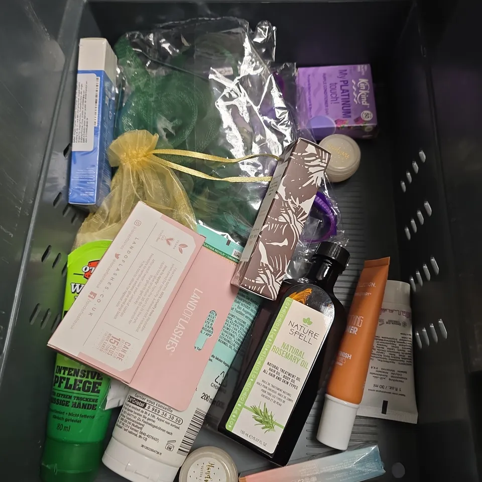 APPROXIMATEY 20 HEALTH AND BEAUTY PRODUCTS TO INCLUDE - THAYERS WITCH HAZEL - RADOX BODY WASH - ELF CAMO LIQUID BLUSH - ETC