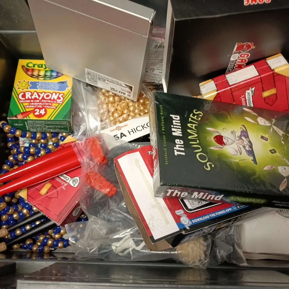 APPROXIMATELY 10 ASSORTED TOYS & GAMES PRODUCTS TO INCLUDE THE MIND SOULMATES, FUNKO BITTY POP WWE, GAME OF BRICKS, ETC