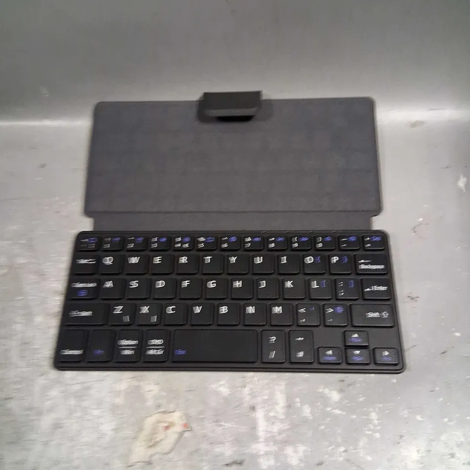 TWO BOXED DOOHOEEK KEYBOARDS