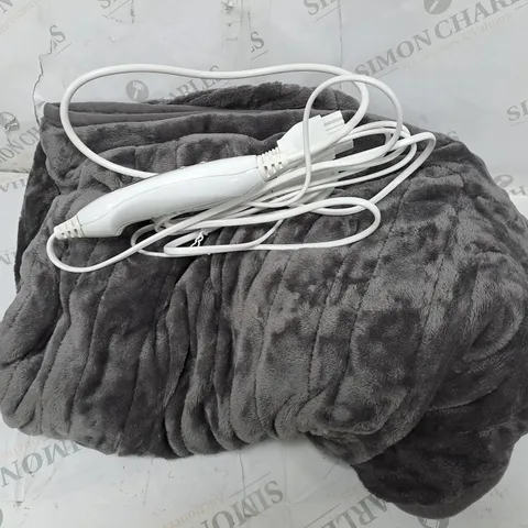 COZEE HOME VELVETSOFT HEATED THROW IN CHARCOAL