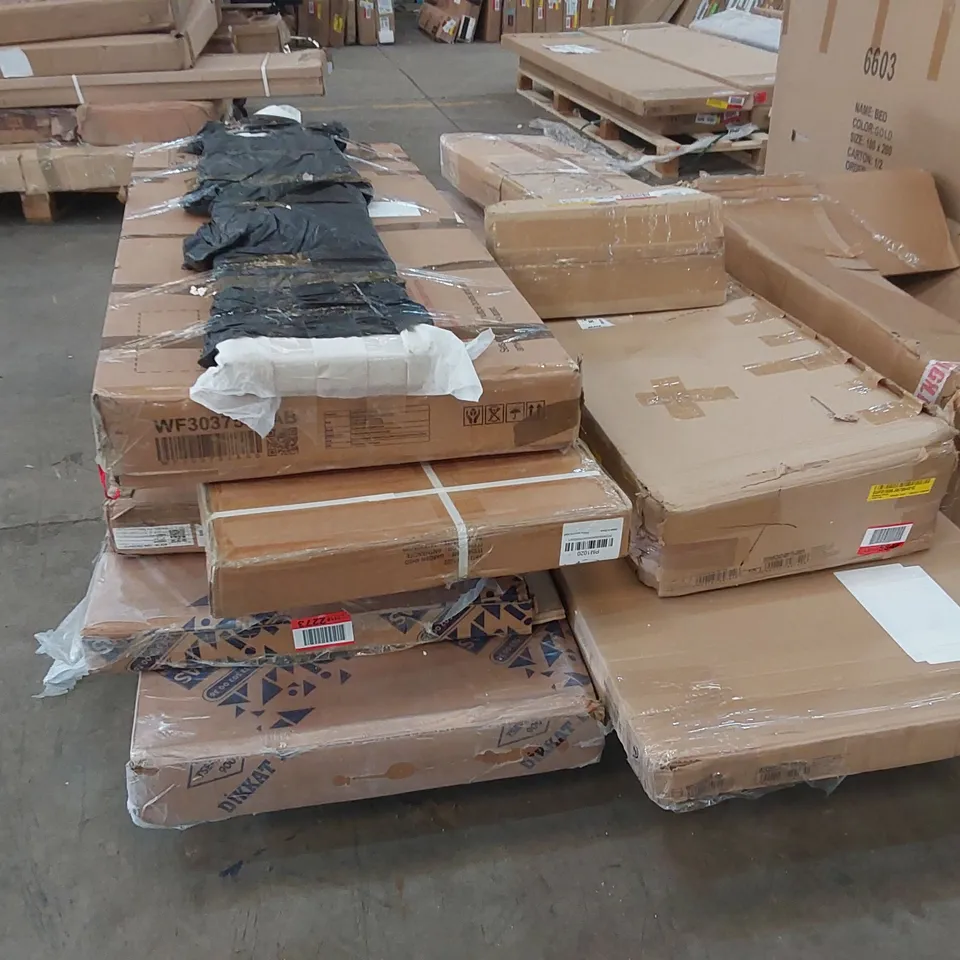 PALLET OF ASSORTED FURNITURE PARTS 