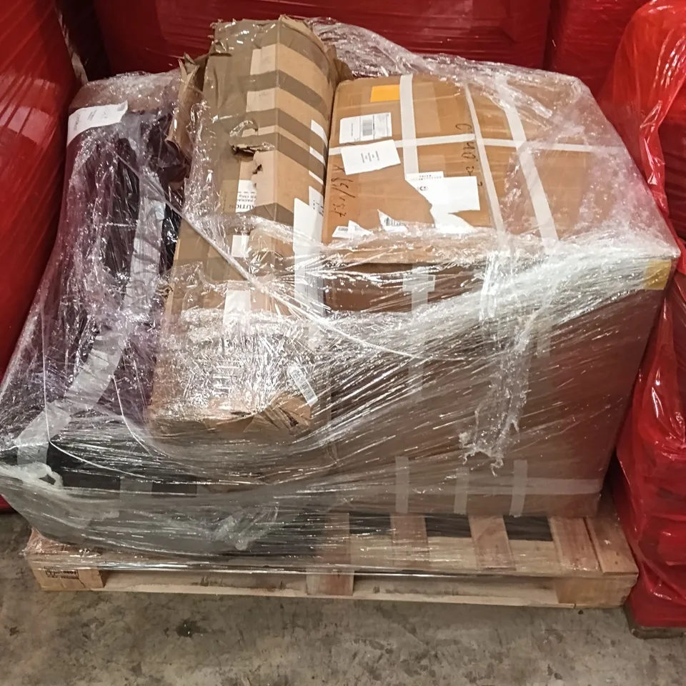 PALLET OF ASSORTED ITEMS TO INCLUDE - TREADMILL, CHICKEN WIRE FENCE 