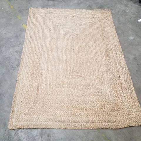 QUALITY DESIGNER AREA RUG - APPROXIMATELY   177X122CM