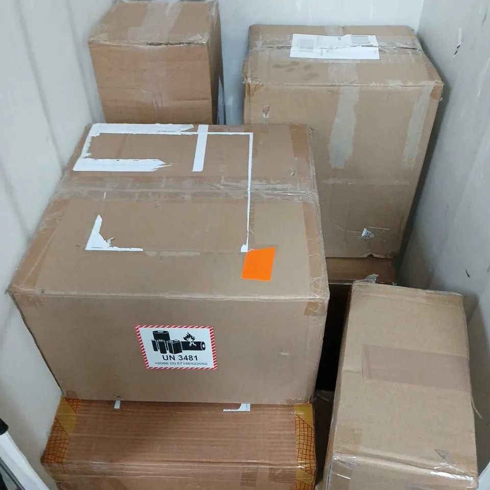 APPROXIMATELY 8 ASSORTED ITEMS TO INCLUDE LOTUS GARDEN LIGHT, WAX CANDLES, BIRD BATH, ETC - COLLECTION ONLY
