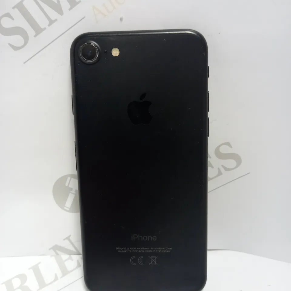 APPLE IPHONE 7 (A1778) SMARTPHONE