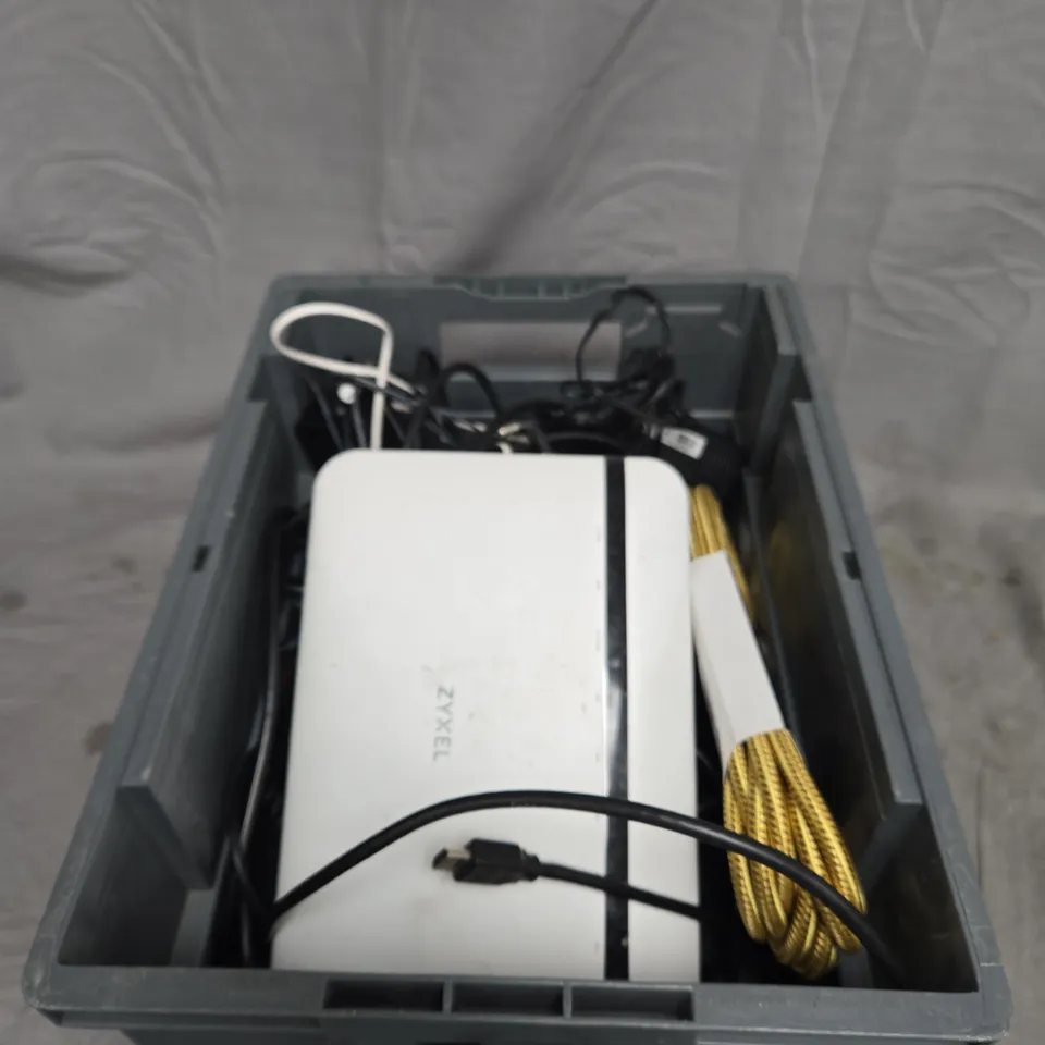 APPROXIMATELY 8 ASSORTED HOUSEHOLD ITEMS TO INCLUDE CABLES, POWER SUPPLIES, ROUTERS ETC