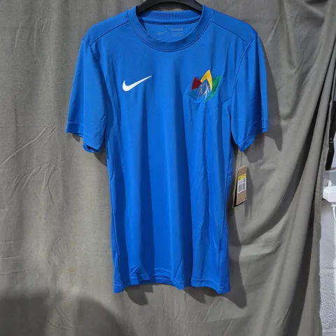 NIKE DRI-FIT BLUE FOOTBALL T-SHIRT β SLIM FIT, OSHEA ON BACK SIZE SMALL