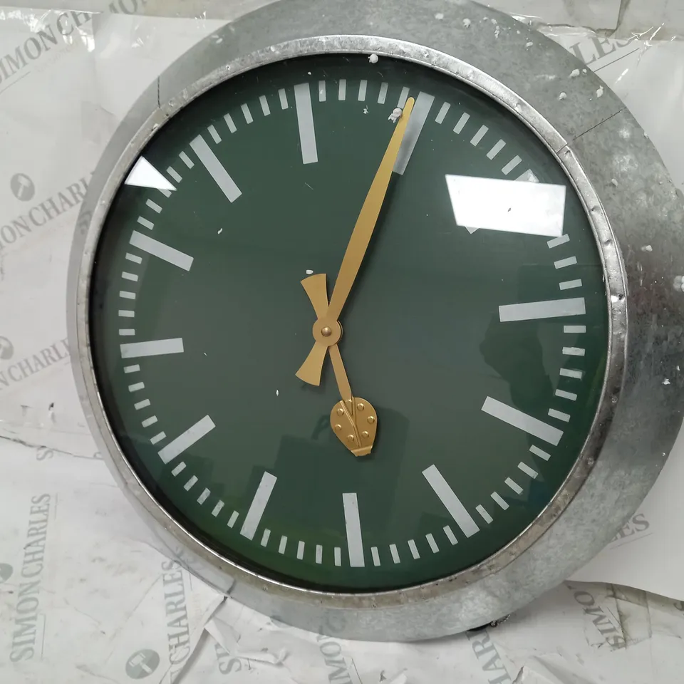 BOXED LARGE OUTDOOR GALVANISED STEEL CLOCK - GREEN FACE