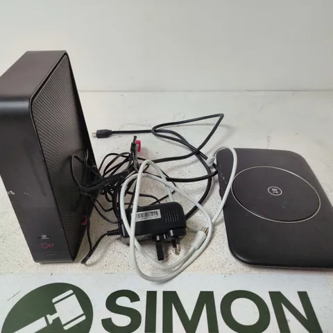 APPROXIMATELY 10 ASSORTED HOUSEHOLD PRODUCTS TO INCLUDE ASSORTED CABLES , BT BOX AND HUB 3.0