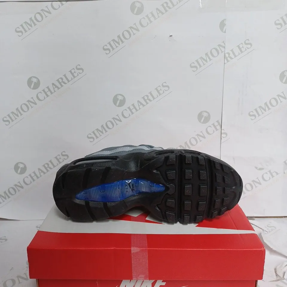 NIKE AIR MAX 95 GS IN GREY - UK 4 