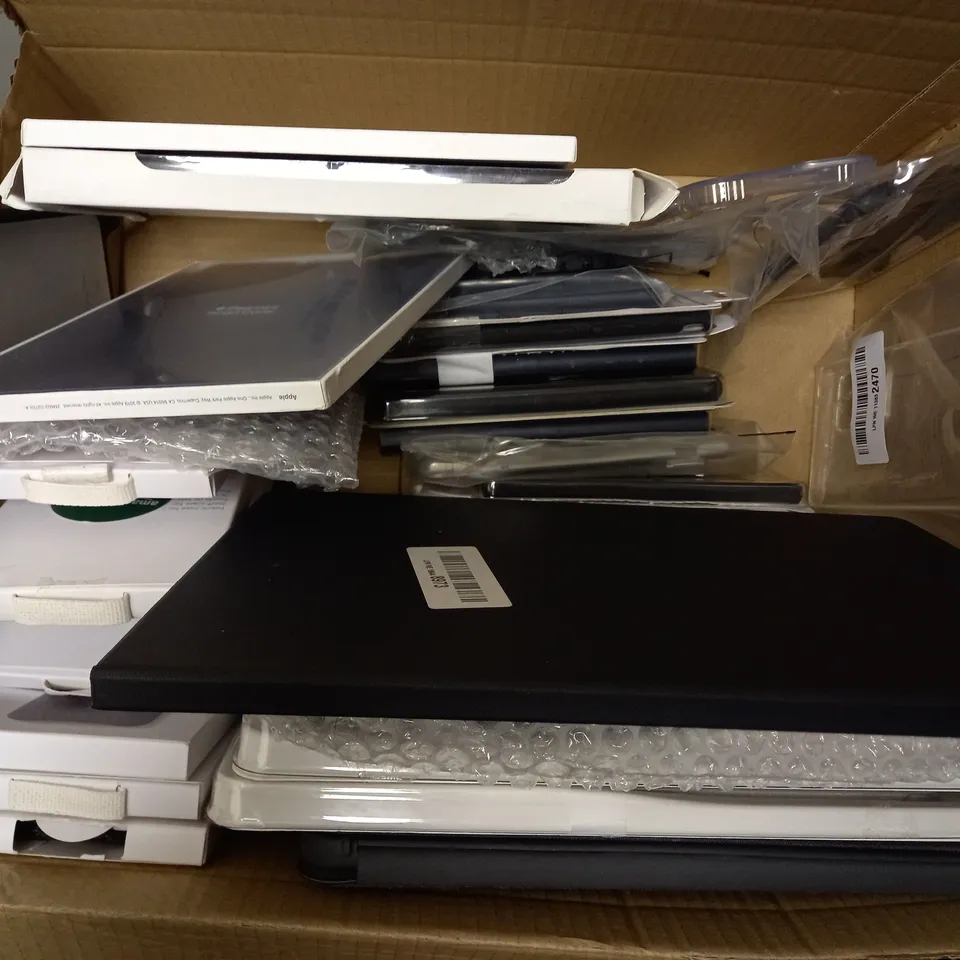 APPROXIMATELY 30 ASSORTED TABLET & SMARTPHONE CASES FOR VARIOUS MODELS TO INCLUDE IPHONE 13 PRO MAX, GALAXY S21, IPHONE 8 ETC 