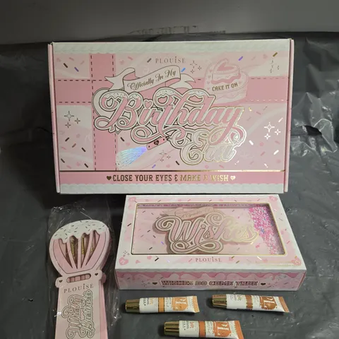 BOXED PLOUISE LOT OF 5 ASSORTED COSMETIC PRODUCTS TO INCLUDE - A SPRINKLE OF WISHES PALETTE - COSMETIC BASE - WHISKY BUSINESS BRUSH SET