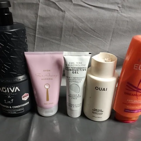 APPROXIMATELY 15 ASSORTED HEALTH & BEAUTY PRODUCTS TO INCLUDE SHAMPOOS, L'OREAL AND OUAI