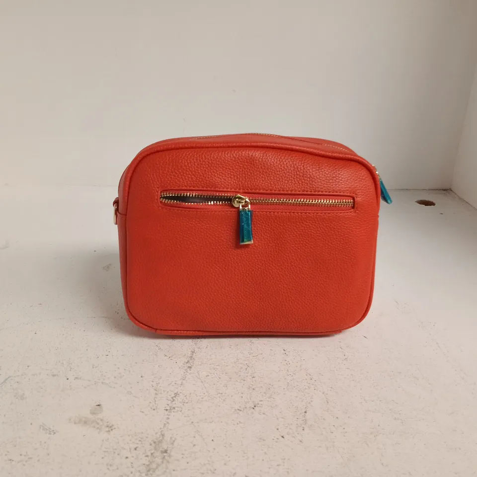 POM POM LONDON 10TH ANNIVERSARY GIFT SET – ORANGE ZIP POUCH + DRAWSTRING BAG