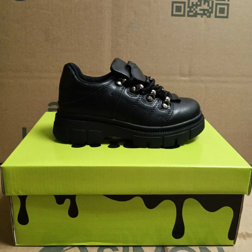 KOI KIDZ LIL RIMO CORE TRIANERS BLACK SIZE 10