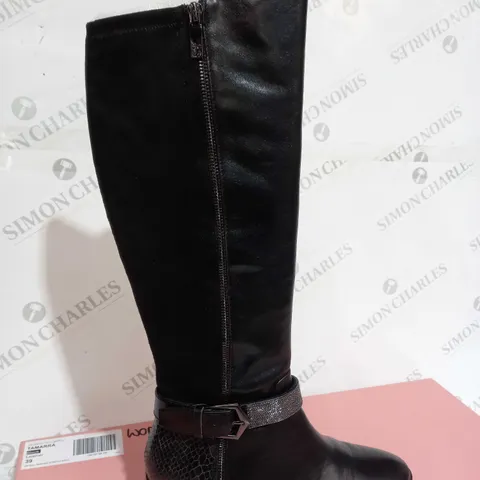 BOXED PAIR OF MODA IN PELLE TAMARRA KNEE BOOTS IN BLACK UK SIZE 6